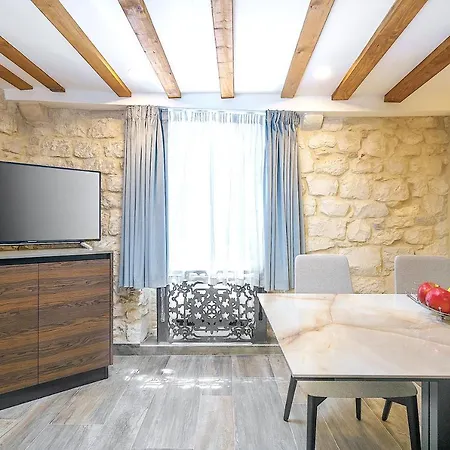 Mint Palace In Old Town ホテル 4*